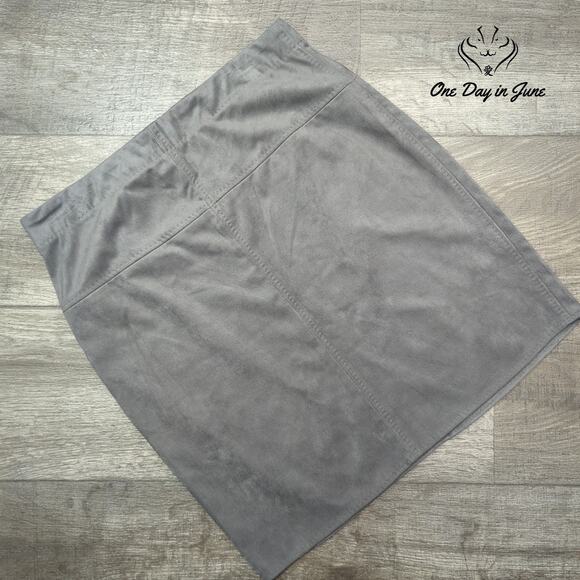 Sophie Max Comfort Waist Faux Suede Mini Skirt Size M - Picture 1 of 5